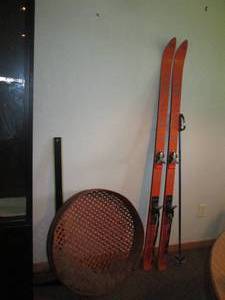 lot 73 image: Olinda Mark IV Cross country skis...