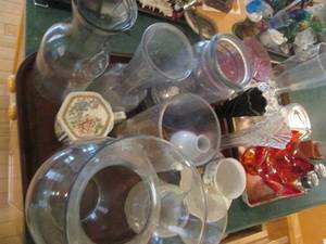 lot 173 image: Depression era candy dishes, vintag...