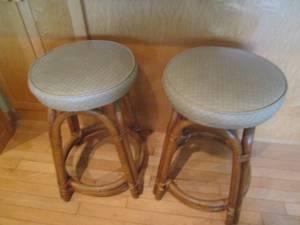 lot 176 image: Sturdy wicker rattan padded stools...