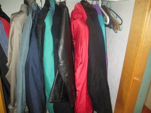 lot 184 image: Womens medium trench coats, leathe...