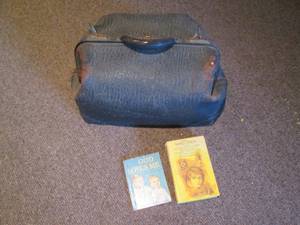 lot 226 image: Vintage leather doctors bag plus bo...