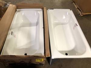 lot 16 image: Lot of Assorted Bathtubs Damaged  Customer Returns See Pictures