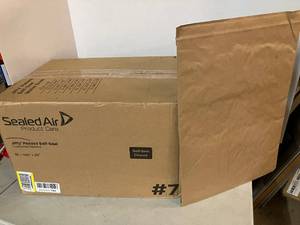 lot 17 image: Large Padded Mailers