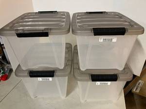 lot 61 image: 19 Quart Stack and Pull Totes