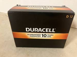 lot 122 image: Duracell D Batteries