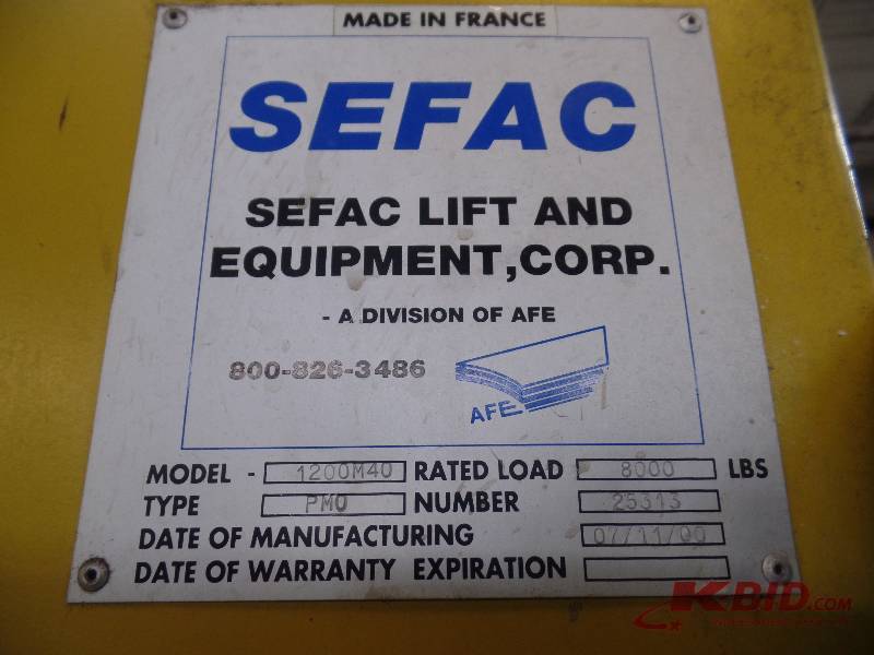lot 4 image: Sefac Car Lift