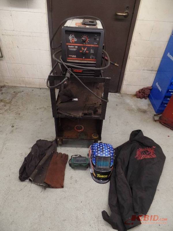 lot 14 image: Hobart Arc Welder