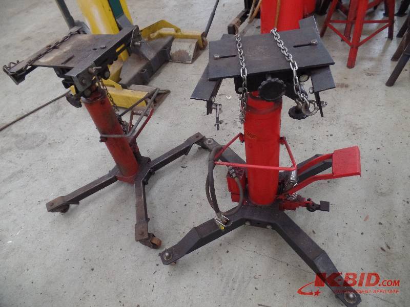 lot 23 image: Car Jacks