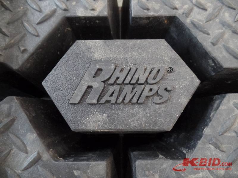 lot 39 image: Car Ramps