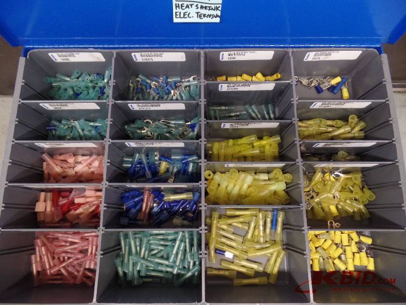lot 124 image: Electrical Terminals