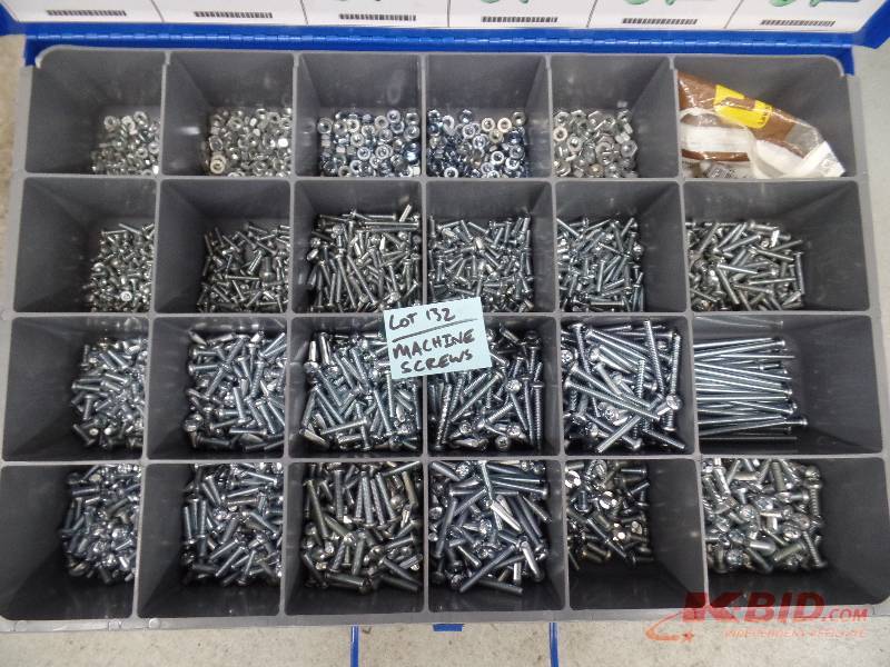 lot 132 image: New Machine Screws