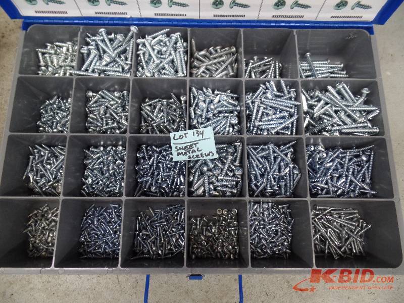 lot 134 image: New Sheet Metal Screws