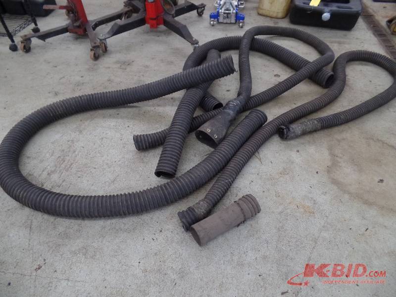 lot 47 image: Exhaust Hoses