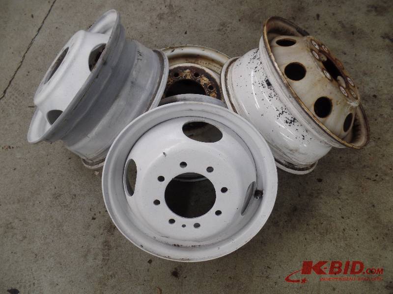 lot 51 image: 4 Ford Dually e350e450 Rims