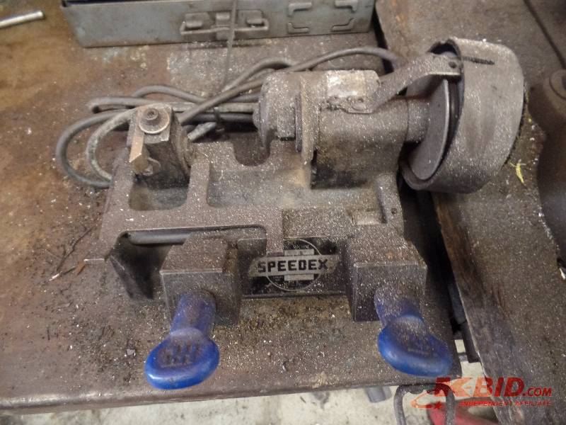 lot 59 image: Speedex Key Cutting Machine and Key Blanks