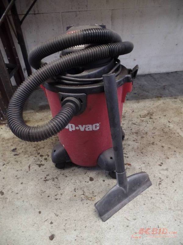 lot 64 image: 6 Gallon Shop Vac
