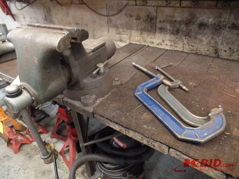 lot 65 image: 8 Table Vice
