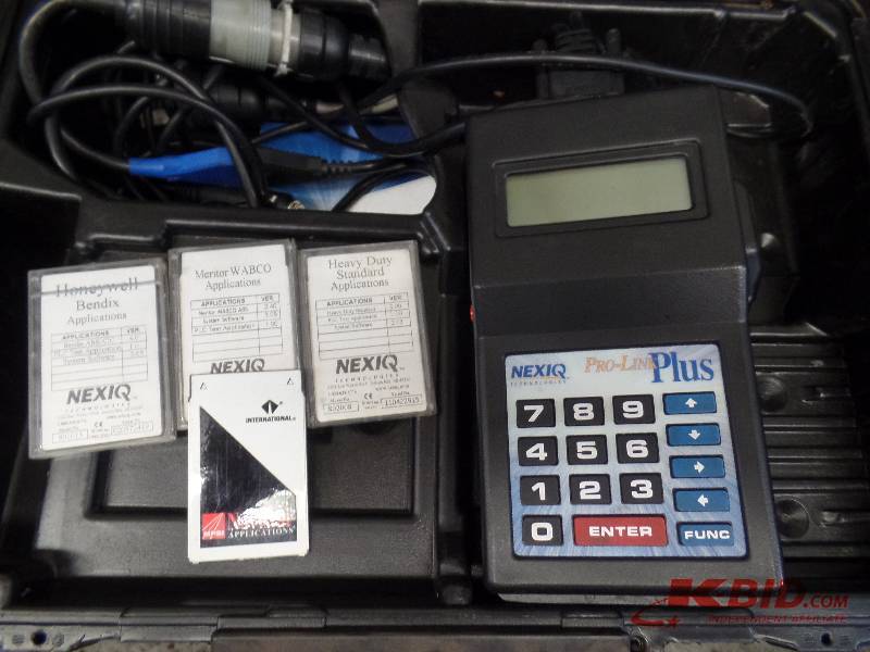 lot 72 image: Heavy Duty Scan Tool with Software Cards