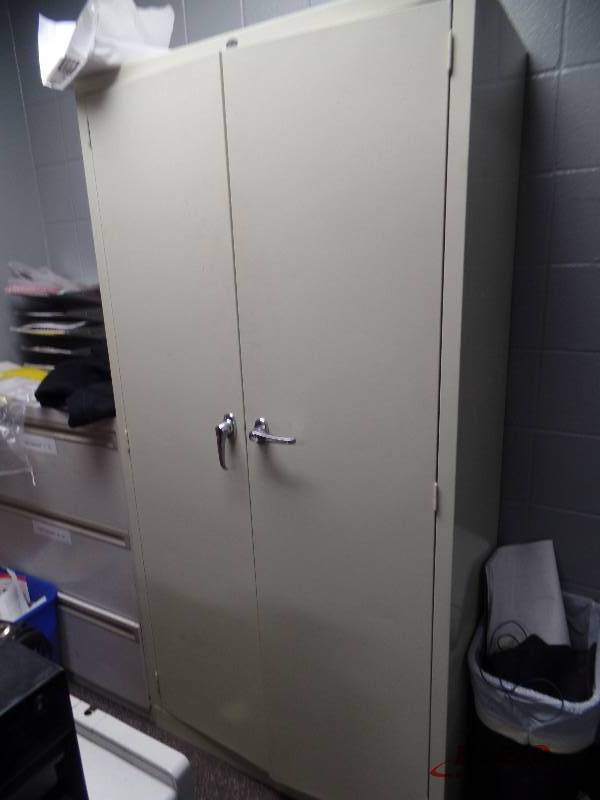 lot 99 image: Filing Cabinet