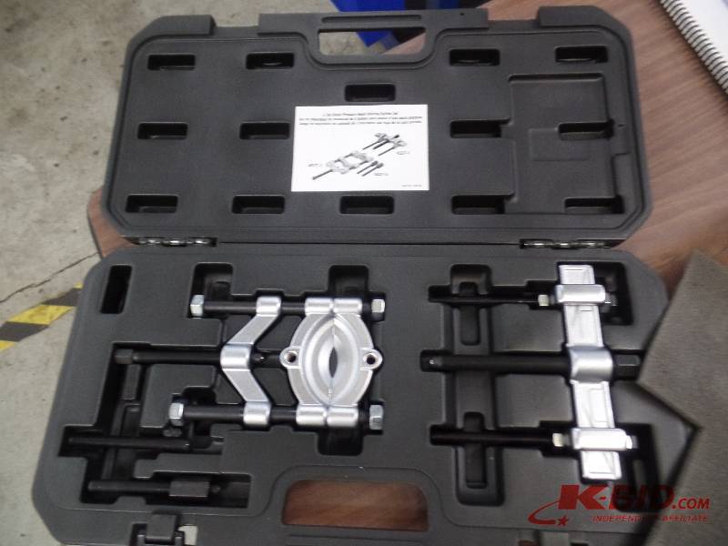 lot 147 image: Beam Bearing Splitter Set