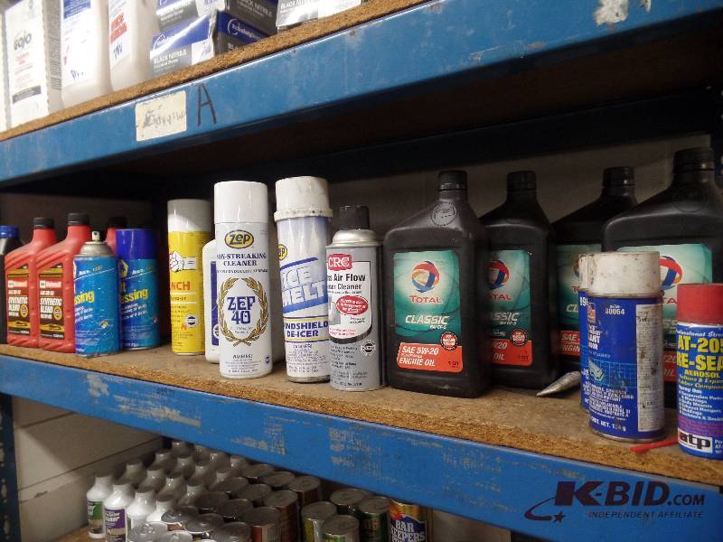 lot 162 image: Engine Oil, Steering Fluid, and More
