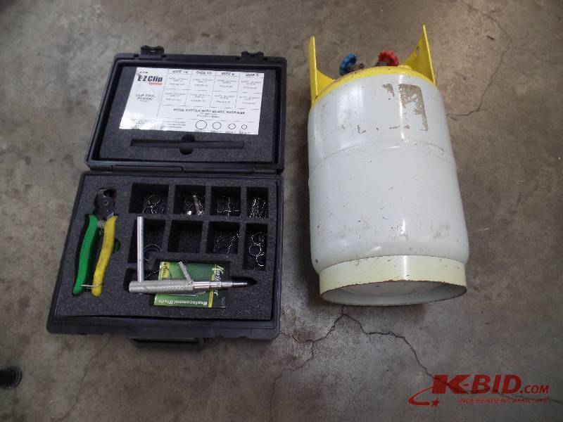 lot 184 image: AC Tool Kit and Tank
