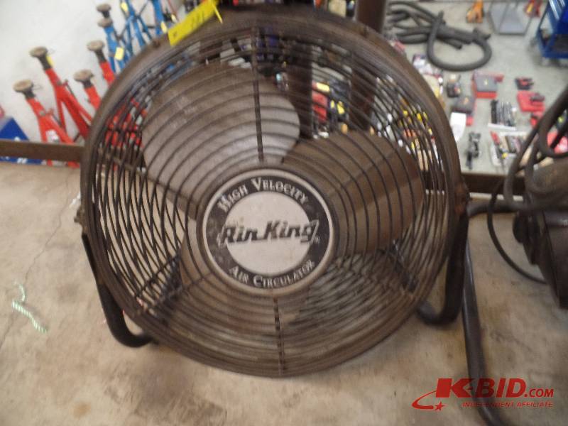 lot 185 image: Fan