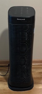 lot 100 image: Honeywell Air Purifier Model HD320BHD