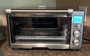 lot 82 image: Breville Compact Smart Oven Model BOV670