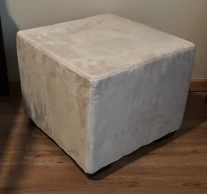 lot 48 image: Taupe Bon Bon Ottoman