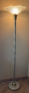 lot 114 image: Beautiful Torchiere Floor Lamp