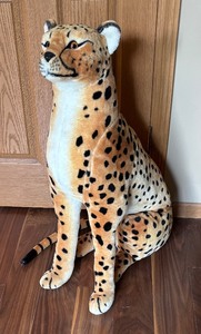 lot 136A image: Melissa & Doug Large 32 Cheetah Plush Toy