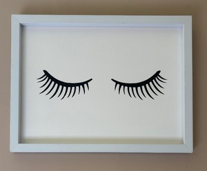 lot 141A image: Decorative Wall Art with Eyelashes Design