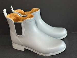 lot 141 image: Chooka Gray Ankle Rubber Boots with Faux Fur Lining, Size 10