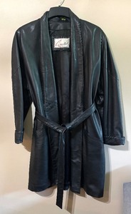 lot 191 image: Black Leather Excelled Genuine Leather Coat Size Medium