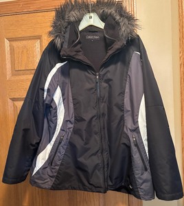 lot 192 image: Calvin Klein Performance Coat Size 2X