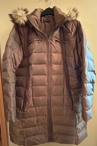 lot 178A image: Warm and Cozy Lands End Winter Coat with Hood Size XL