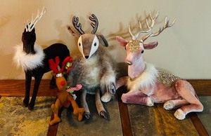 lot 168 image: Pretty Deer Decor
