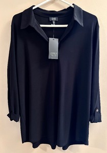 lot 172 image: Beautiful Jones of New York Black Blouse