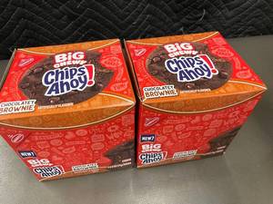 lot 26 image: GA 4 - Set of 2 Big Chewy Chips Ahoy Chocolatey Brownie Boxes with Packs