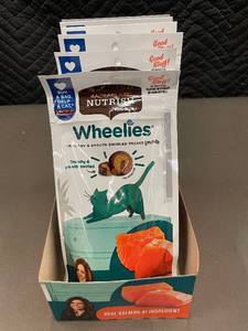 lot 126 image: ID 1 - Set of 6 Rachael Ray Nutrish Wheelies Crunchy Cat Treats - Salmon Flavor