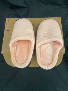 lot 5 image: Cozy Pink Memory Foam Slippers with Non-Slip Soles