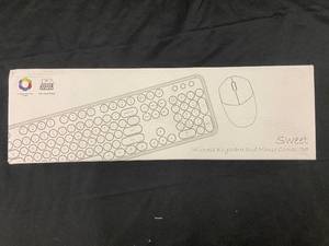 lot 22 image: Sweet Wireless Keyboard and Mouse Combo Set - Mixed Blue Color