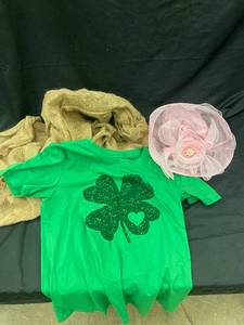 lot 41 image: Green T-Shirt with Shamrock Design and Accessories