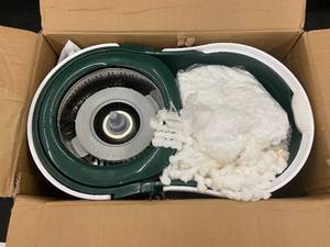 lot 67 image: 171 - Spin Mop Cleaning System with Bucket and Extendable Handle