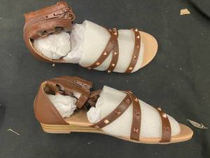 lot 81 image: 187 - Pair of Womens Size 6 Brown Sandals with Studded Straps