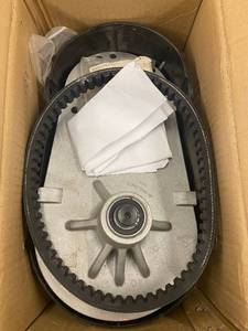 lot 121 image: 218 - Youxmoto 30 Series Torque Converter for Predator 212CC with Driver & Belt Pulley