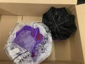 lot 139 image: 210 - Set of 6 Halloween Spider Web Plastic Bowl Trays