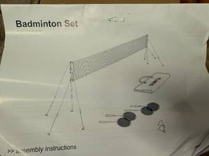 lot 10 image: Badminton Set