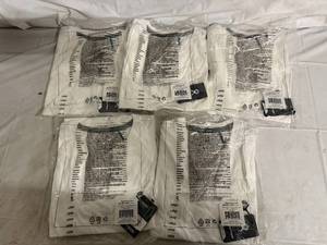 lot 22 image: 5 White Hydro Flask T Shirts - Mens Large